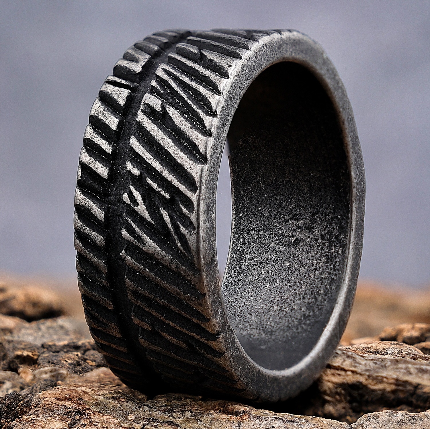 Wholesale hiphop punk stainless steel motorcycle thire tire tread wheel pattern mens band rings size 7-13