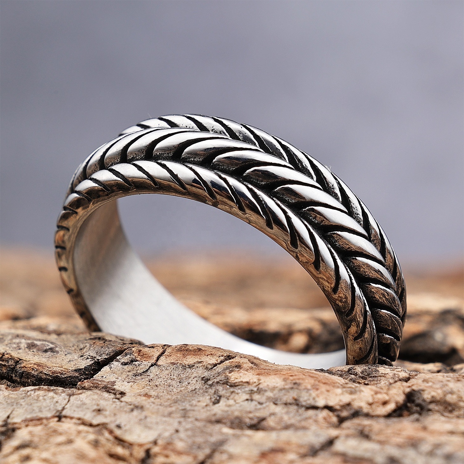 Ready to ship punk style stainless steel motorcycle wheel tire tread wedding band rings for men women size 7-13