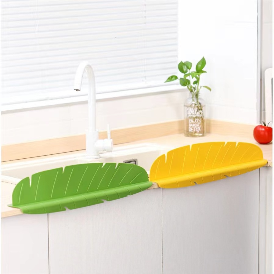 Faucet sink water splash guard baffle board for kitchen sink kitchen splatter pad guard mat