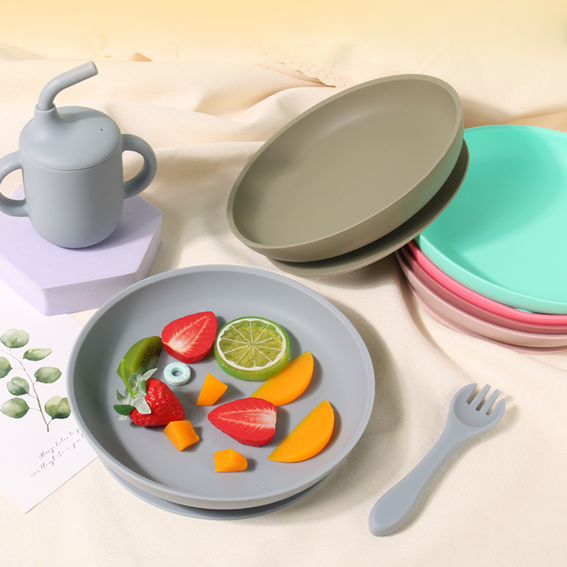 Cute Large Capacity Eco-friendly Degradable Tasteless Food Grade Silicone Baby Round Feeding Suction Plate