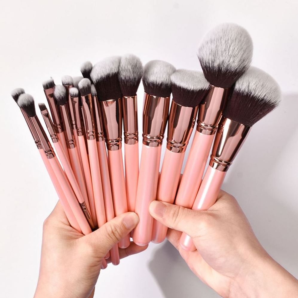 2023 Luxury Brush Natural Pile Hair High quality Famous Brand Flat Round Foundation Goat Hair Makeup Brushes