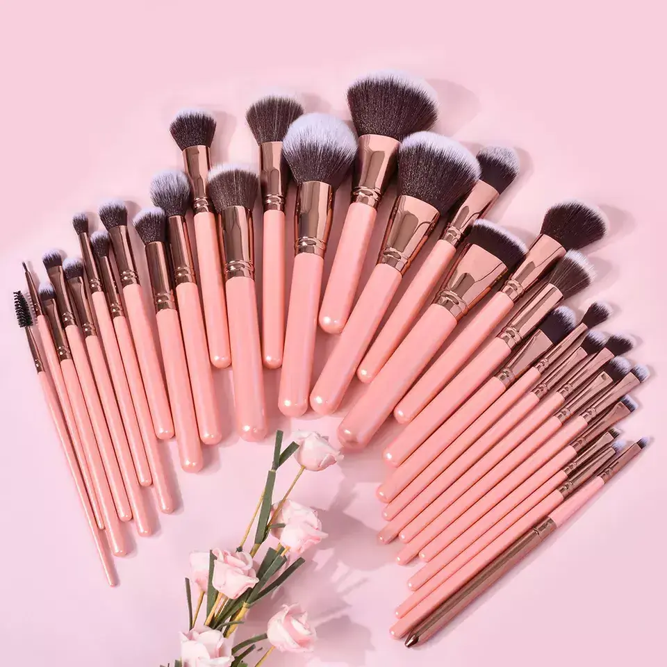 2023 Luxury Brush Natural Pile Hair High quality Famous Brand Flat Round Foundation Goat Hair Makeup Brushes