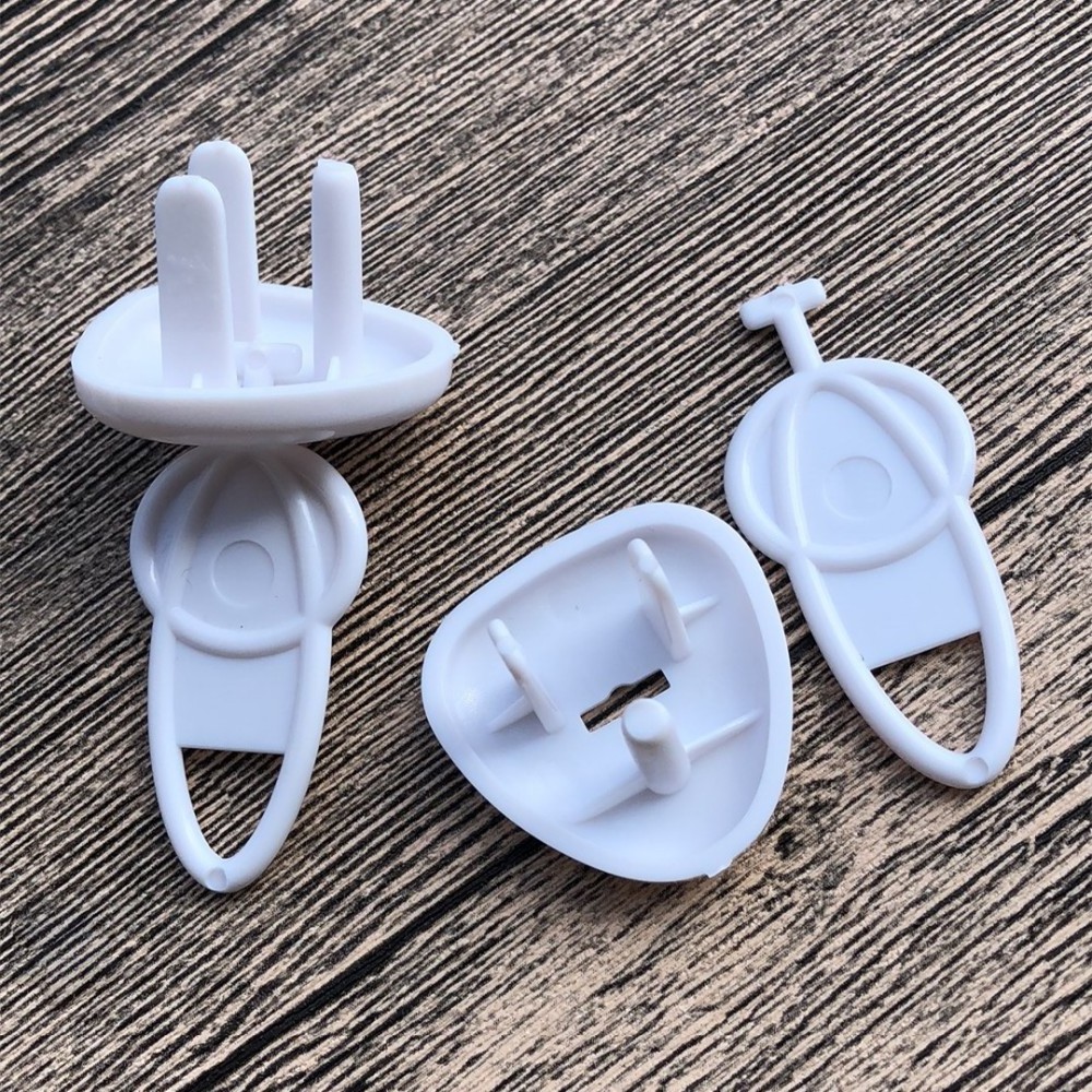 Type B 3-Prong Oval-shaped White ABS Plastic Covers USA Standard Outlets and Sockets Baby Safety Plugs for Kids House with Keys