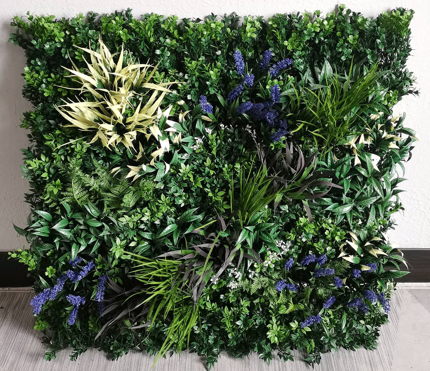 Artificial fireproof green plant wall