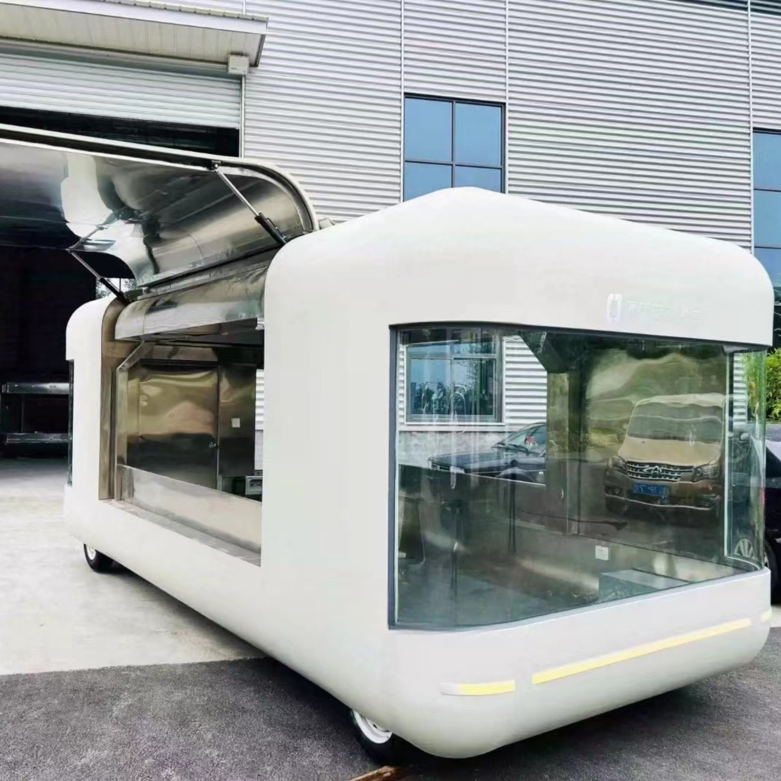 Portable blow up food truck with air conditioner bakery food truck window