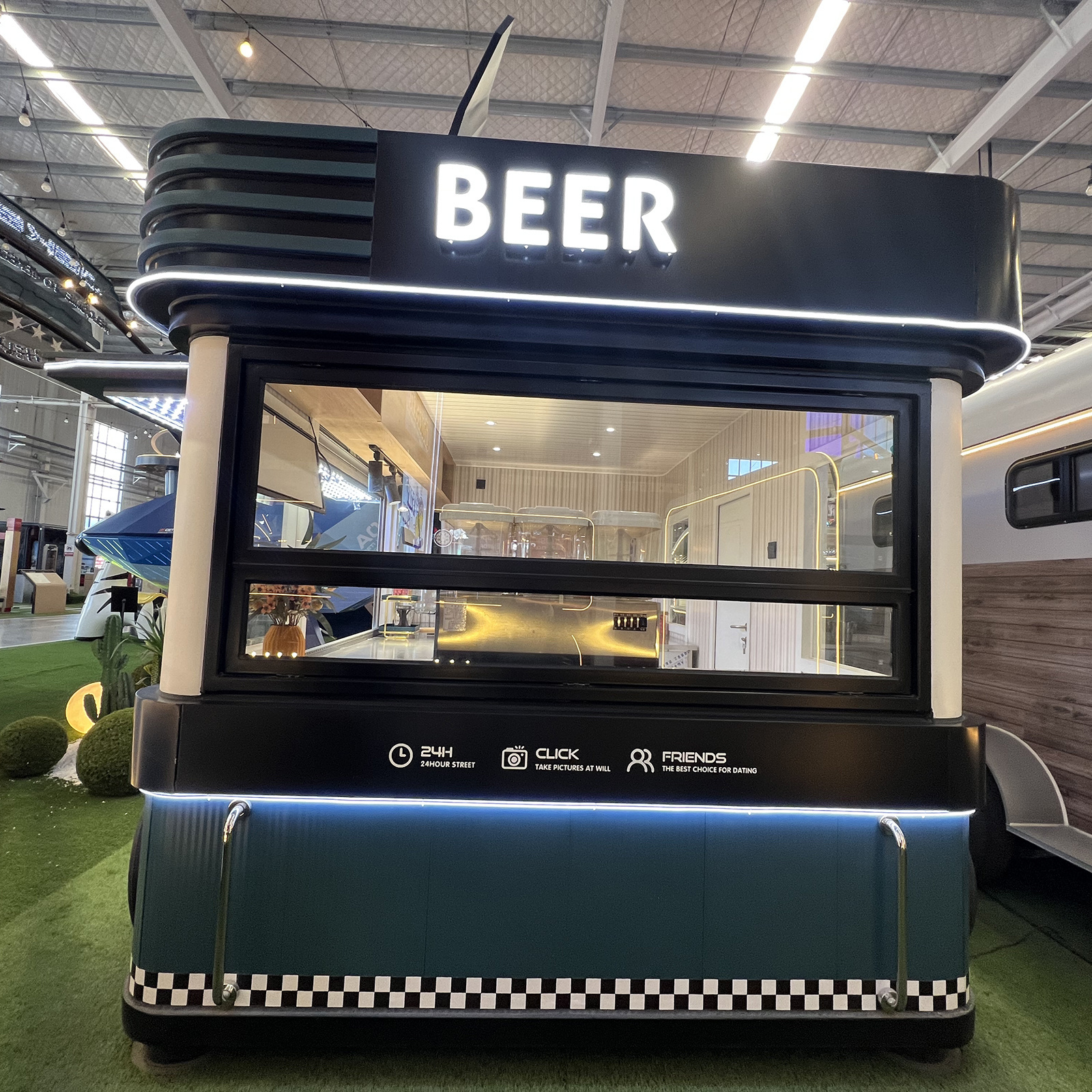 Outdoor Street Mobile Fast Food Truck for BBQ Coffee & Beer Van Restaurant with Bar Vending Container