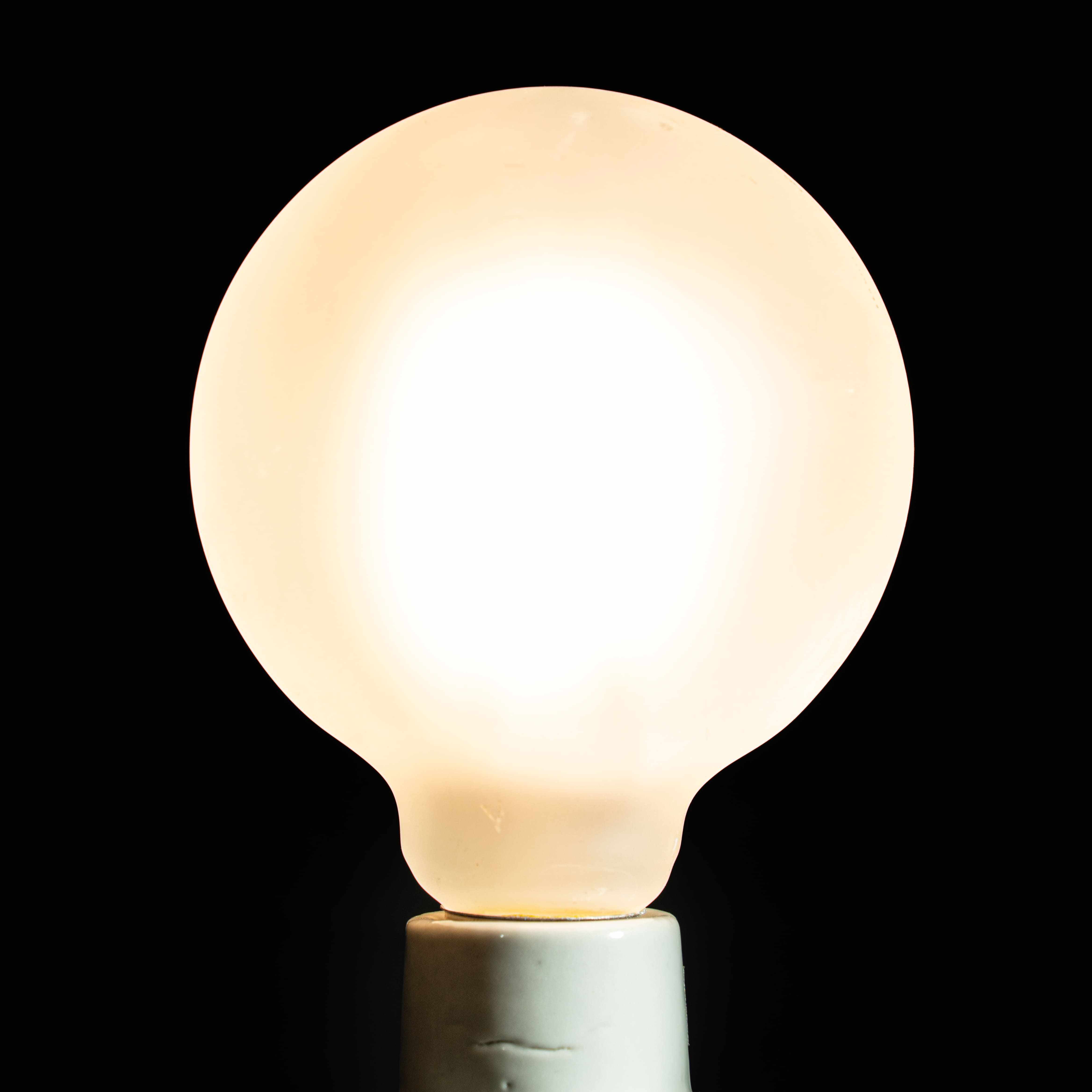 G80 6W  Led Filament Light 60 Watt Edison Bulb Equivalent Globe Bulb Amber Glass E26/E27 Base Super Warm White 2200K