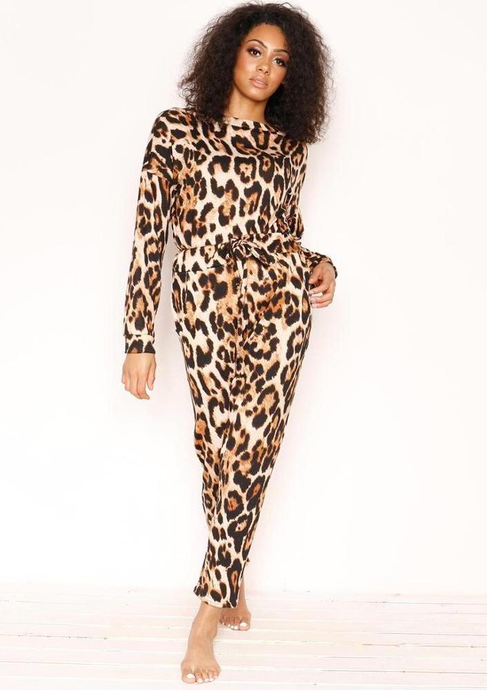 Latest Fashion Design Two Piece Suede Leopard Print Tracksuit For Women Casual Wear ODM OEM Service