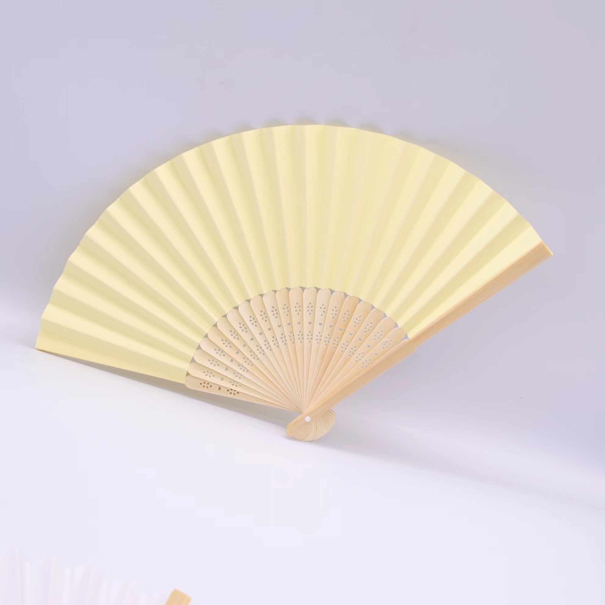 Tailai Cute Wholesale Customised Wooden Folding Bamboo Hand Fan With Pouch Chinese Folding Fans Silk Veil Fans.