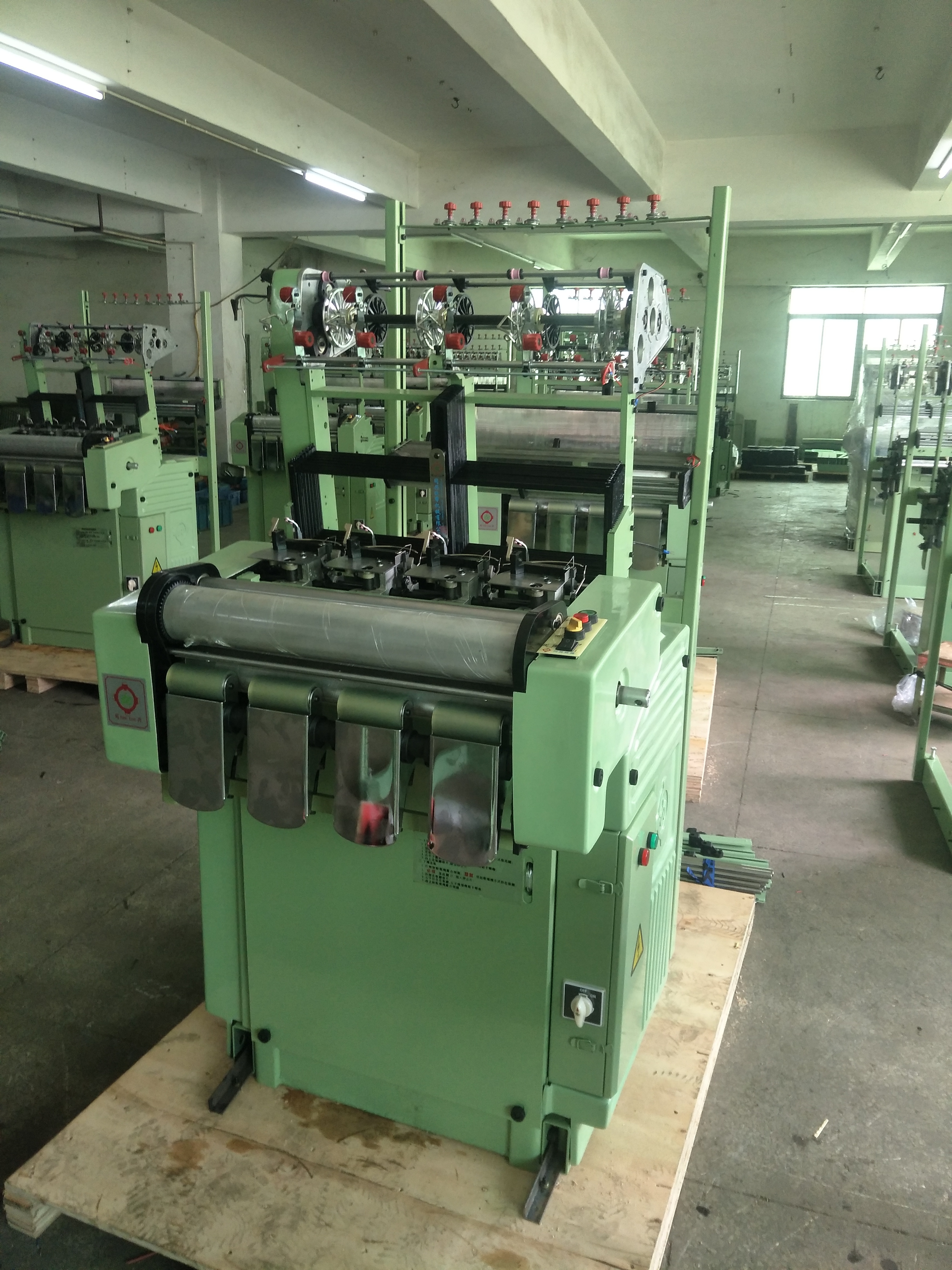 Industrial weaving loom flat knitting machine