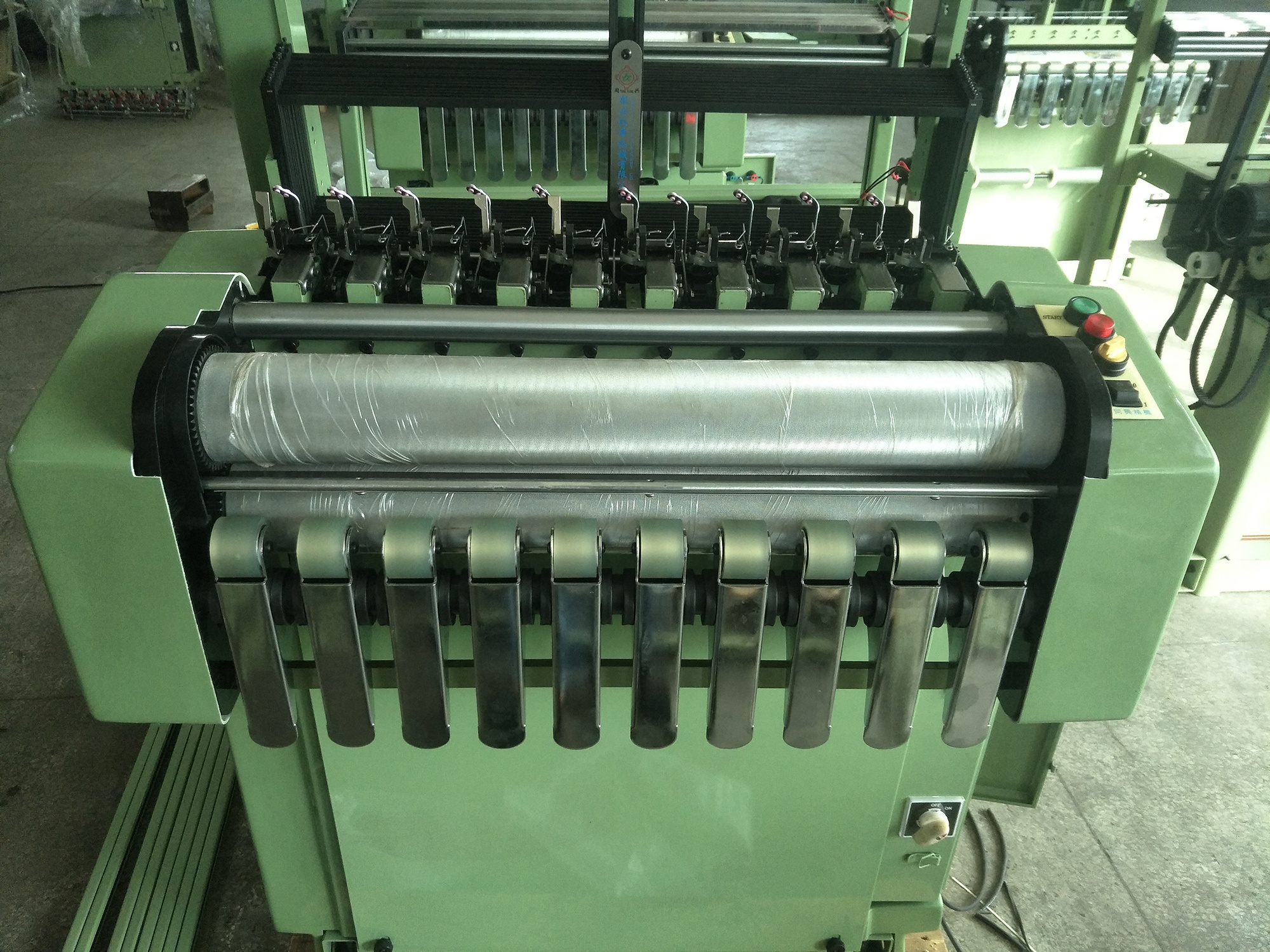 Woven clothing labels making machine