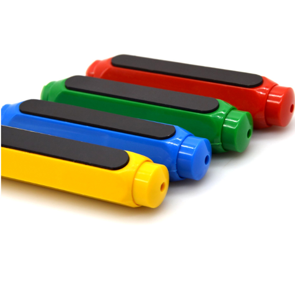 Chalk Holder Pack of 8 Random Colors Plastic Magnetic Chalk Keeper Holder Case Chalk Clip for School Office