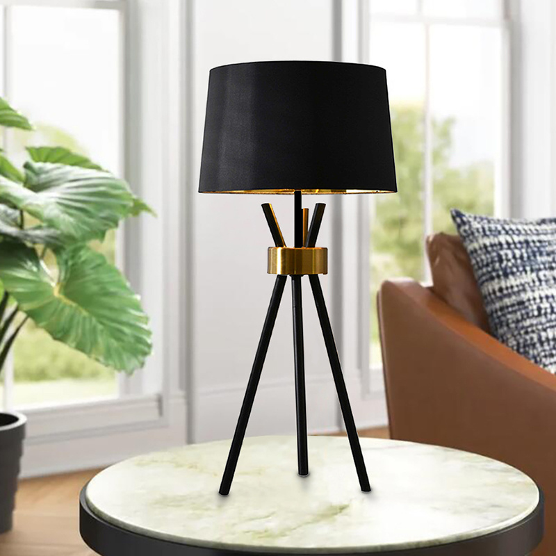 Classical modern simple tripo black and gold metal bedside table lamp for bedroom study room