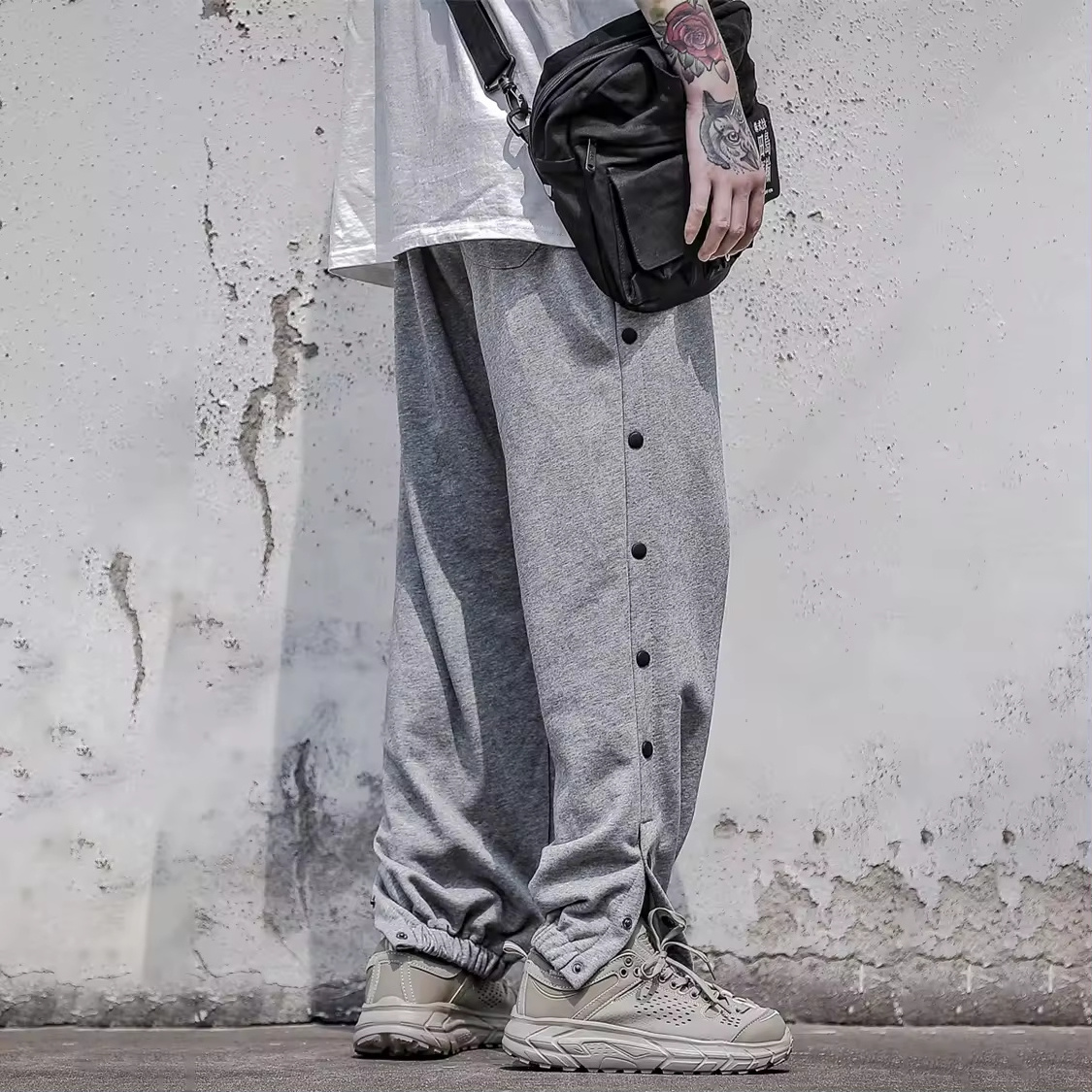 OEM Custom Casual Men Block Black Pocket Cargo Harajuku Pants Hip Hop Sweatpants Men Button Sweatpants