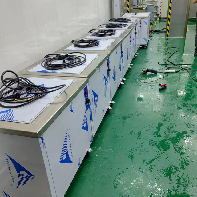 Ultrasonic metal oil and wax cleaning machine