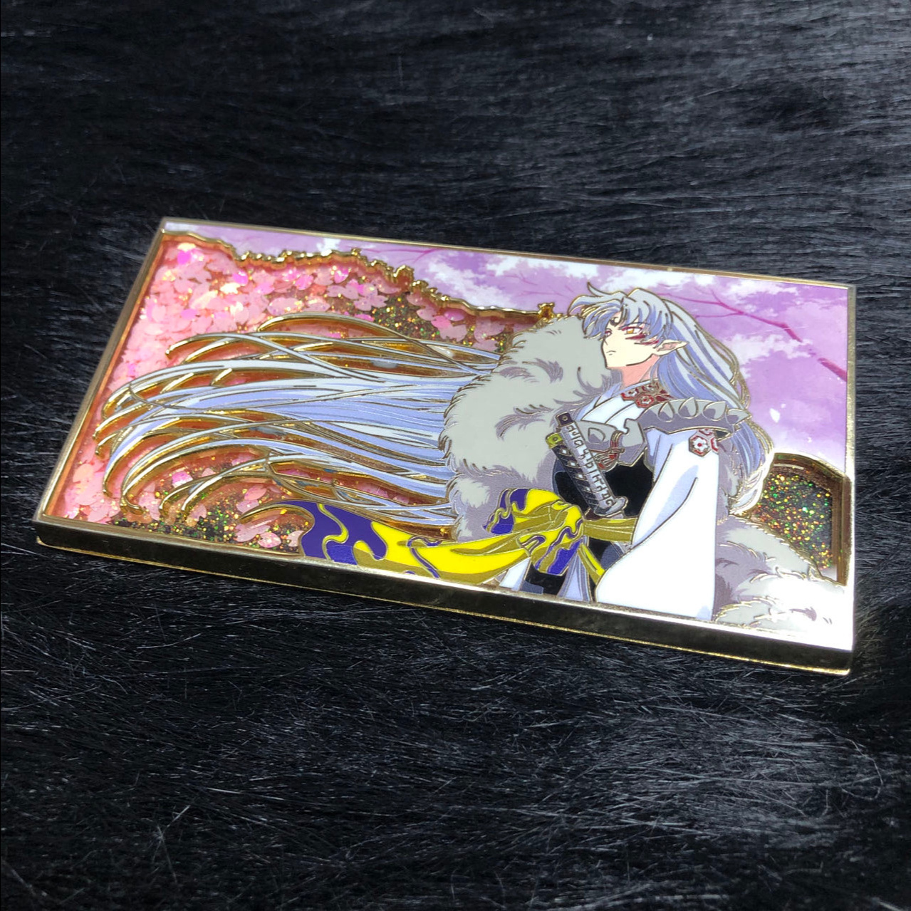 Customize Quicksand Charm Lapel Pin Sesshomaru Cartoon Anime Gold Plated Liquid Enamel Pin