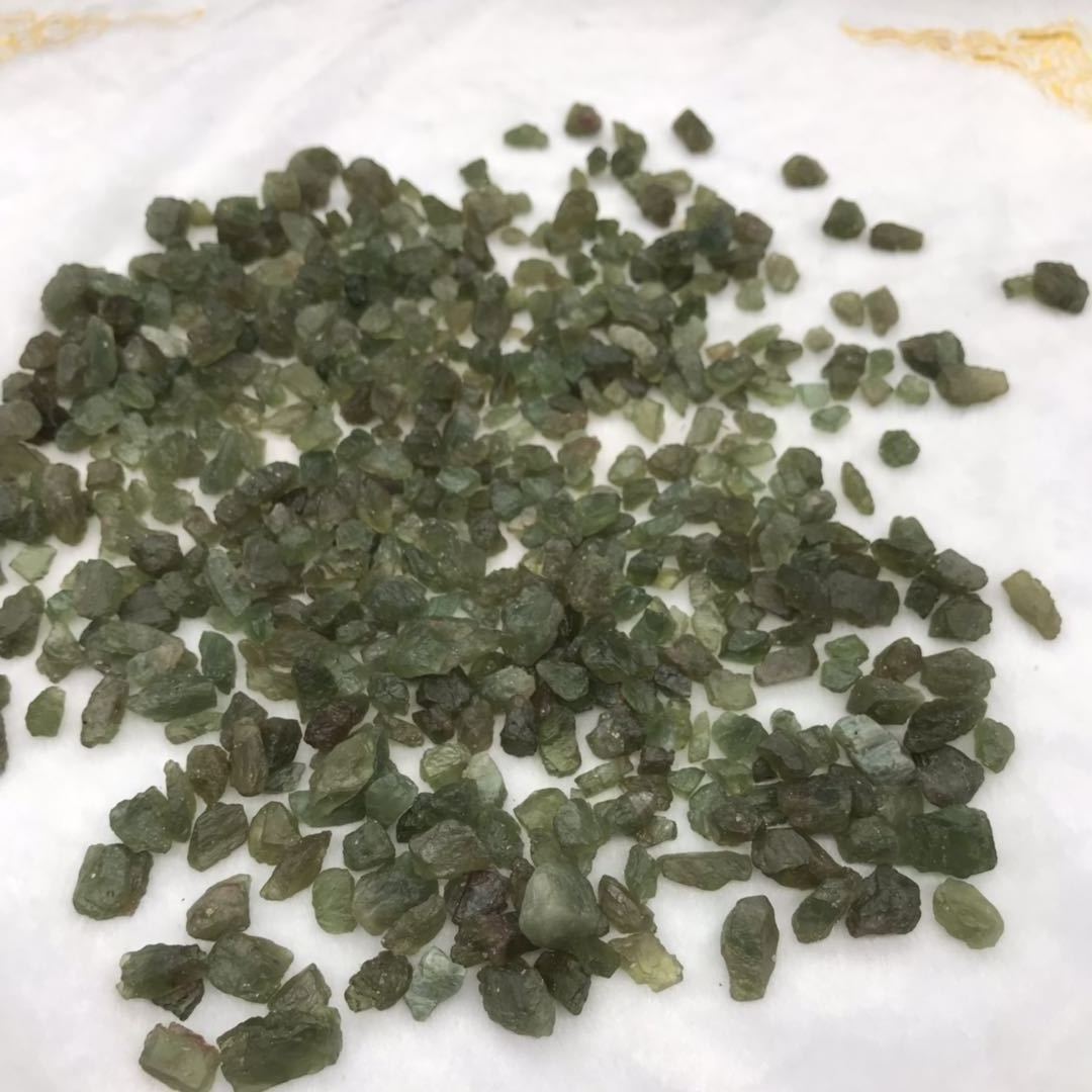 Raw Prehnite Stone Raw Crystal Stone and Gravel Bulk Tumbled Stones for Wholesale