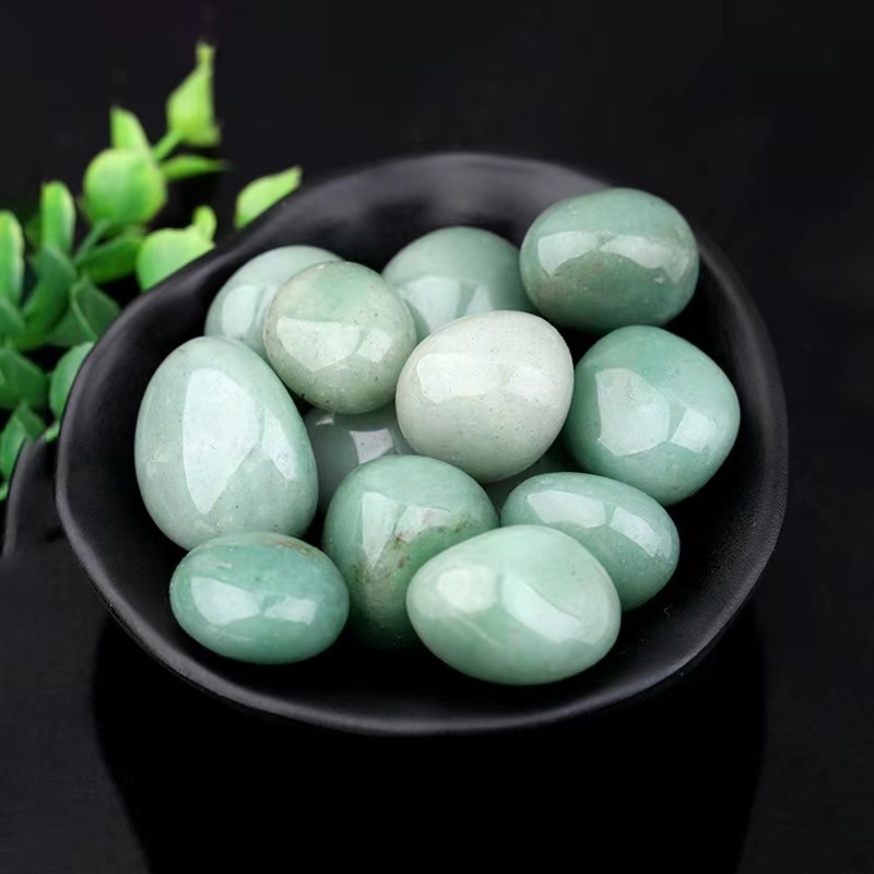 Natural Bulk factory price Quartz reiki Semi-precious Stone Green Aventurine Crystals Tumbled Stone For garden fengshui