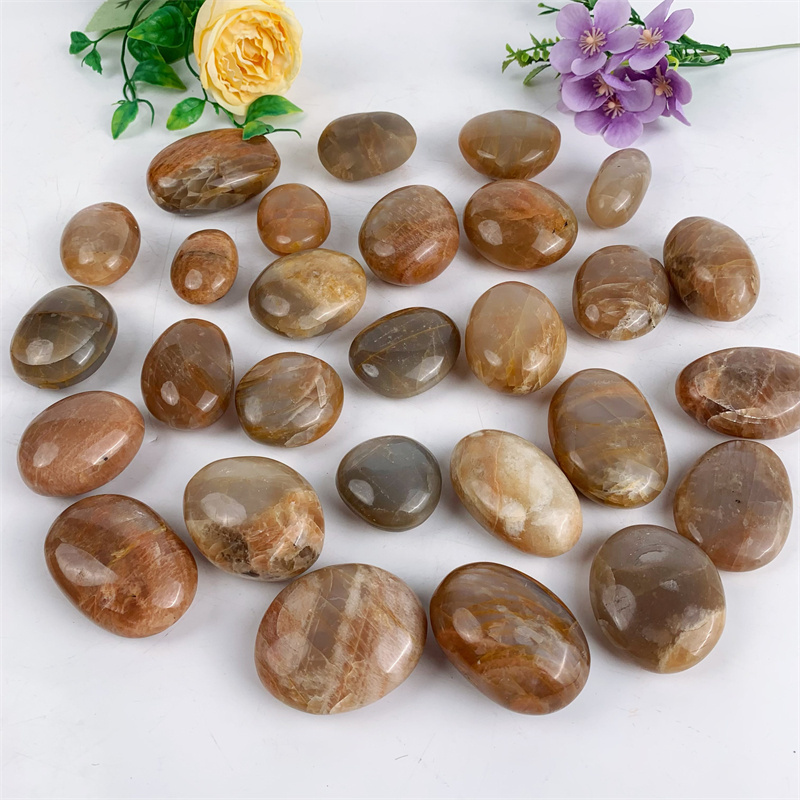 Wholesale Crystals Stones Fengshui  High quality Orange Moon Stone Palm Stone For Gift