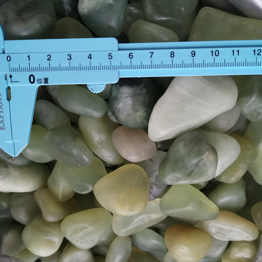 New Natural Jade Loose Stone Polished Xiuyan Jade Tumbled Palm For Decoration