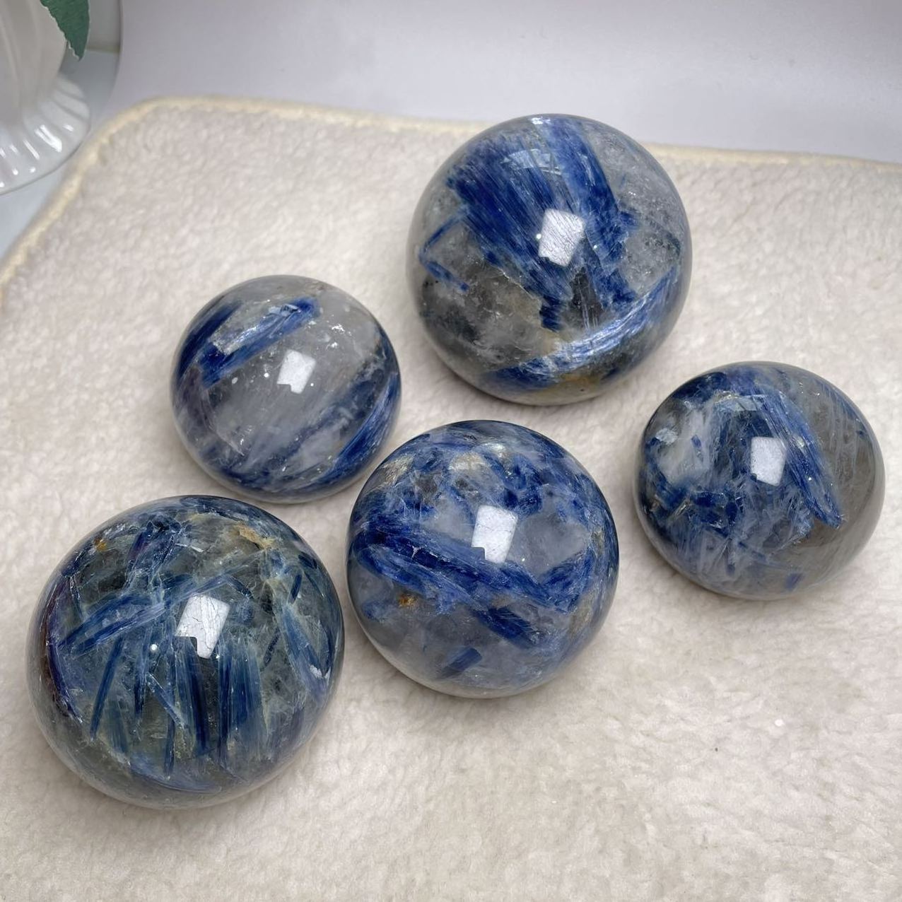 Blue Lace Wholesale Natural Crystal Stone Transparent Kyanite Sphere Crystal Balls For Decoration