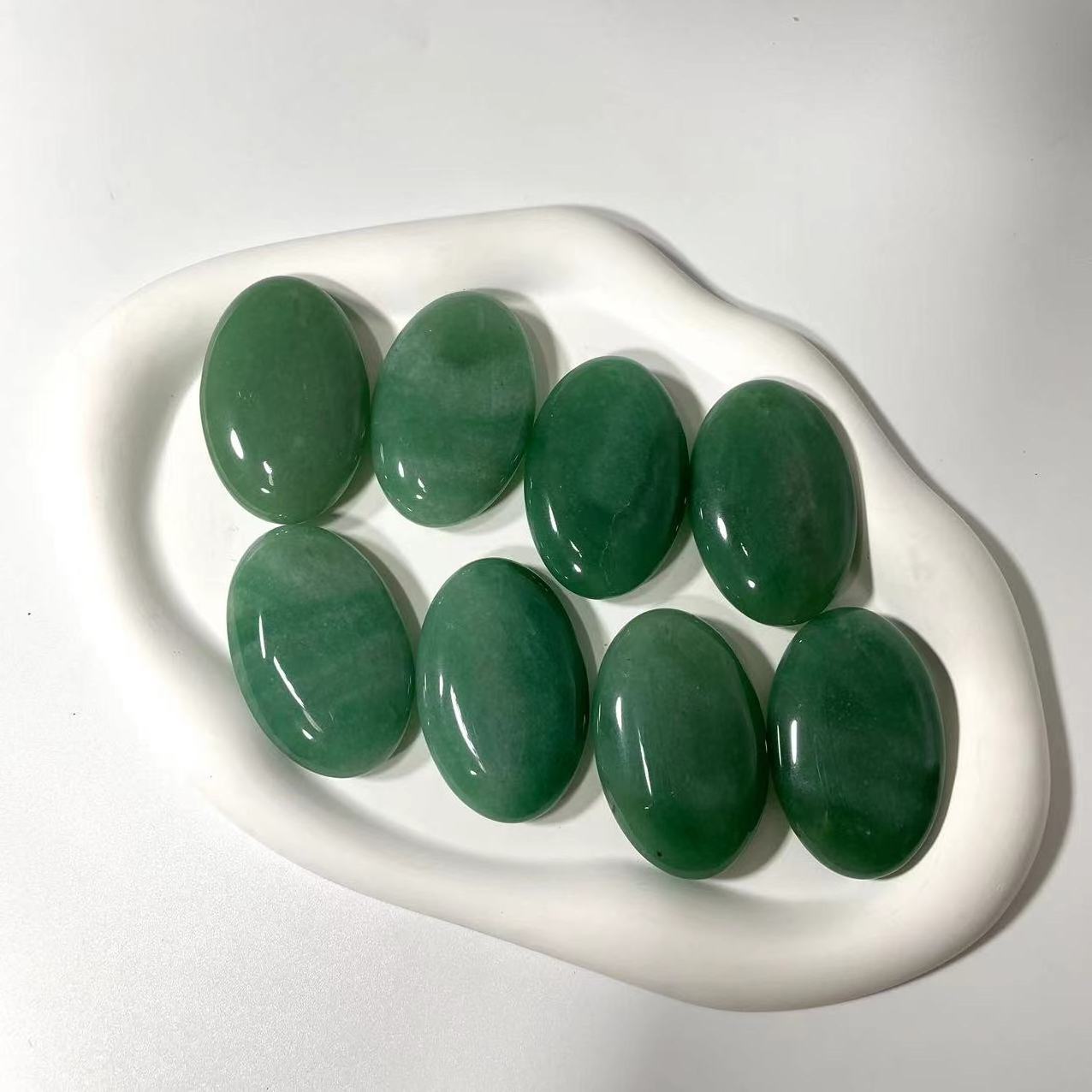 New arrival spiritual rock crystal palm healing stones natural green aventurine quartz crystal palm stone for wholesale price