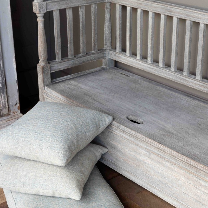 Udo Solid Oak Storage Bench for Mudroom Hallway