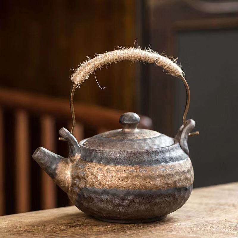 Stoneware hammer loop-handled teapot Handmade Japanese style retro tea Ceramic gongfu teapot single teapot