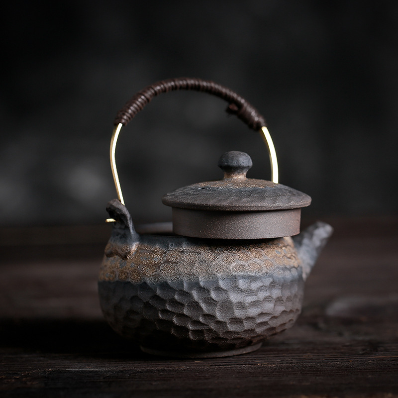 Stoneware hammer loop-handled teapot Handmade Japanese style retro tea Ceramic gongfu teapot single teapot