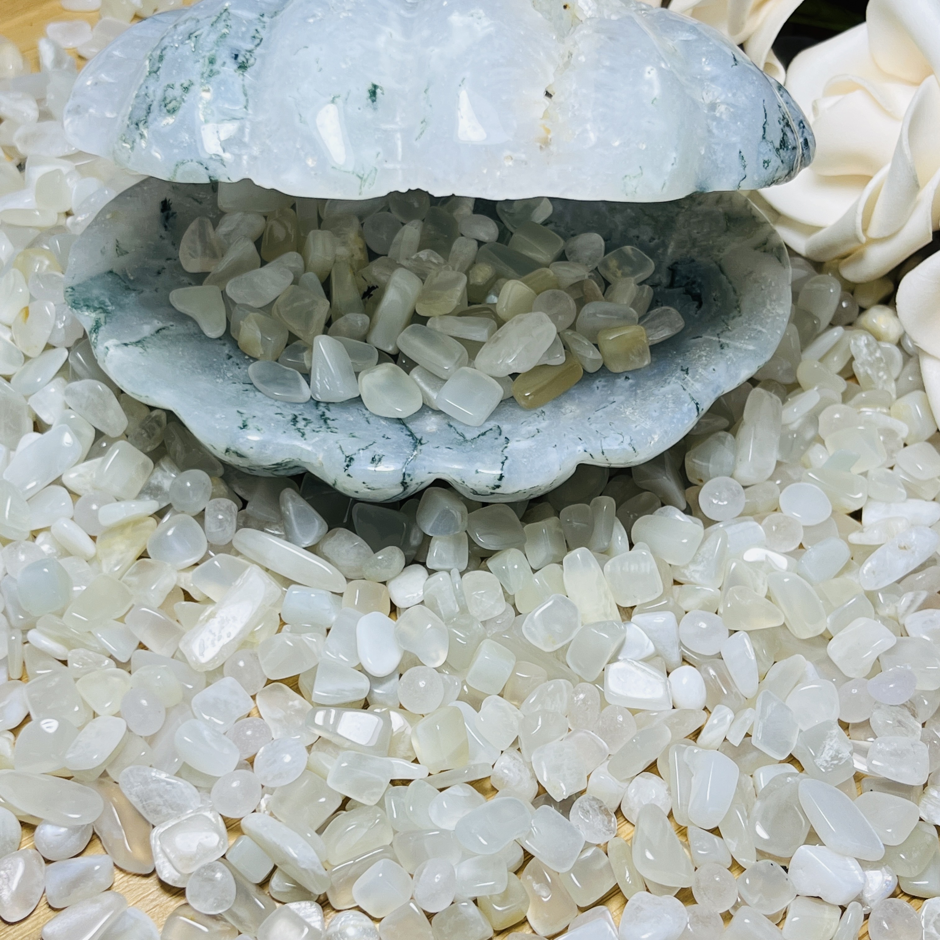 Wholesale Natural Healing Gravel Gray Moonstone Gemstone Chips For Jewelry Making Ring