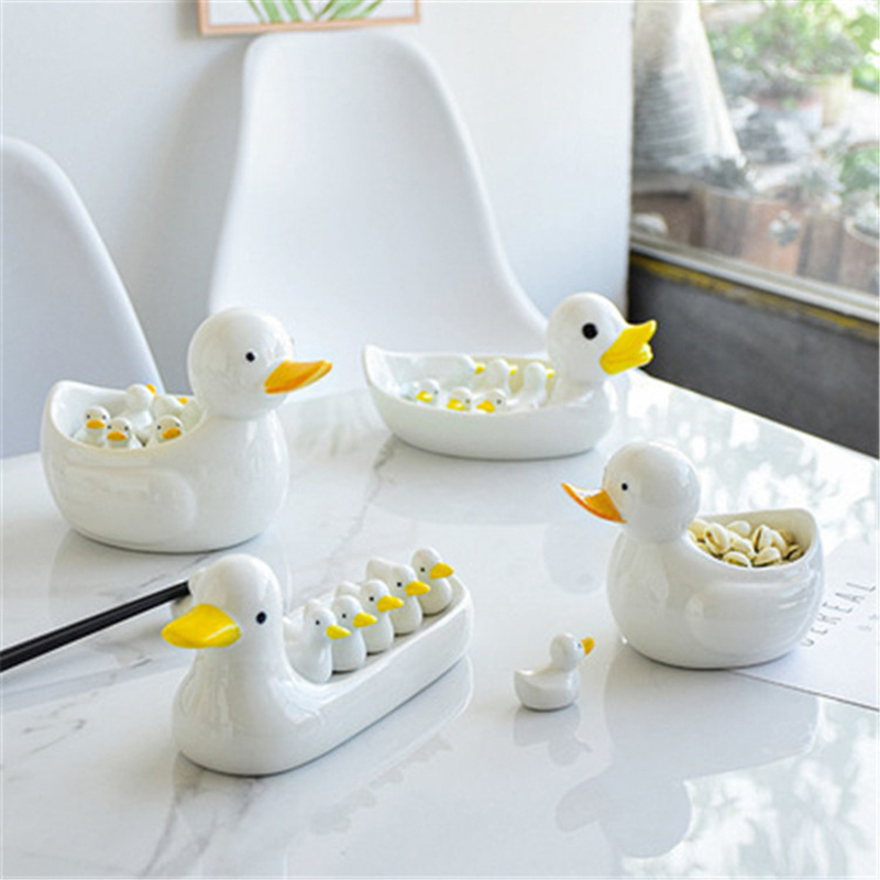 Redeco Modern Wholesale Chopstick Holder Cute Japanese Chopsticks Pillow Duck Ceramic Chopstick Rest For Kitchen Accessories