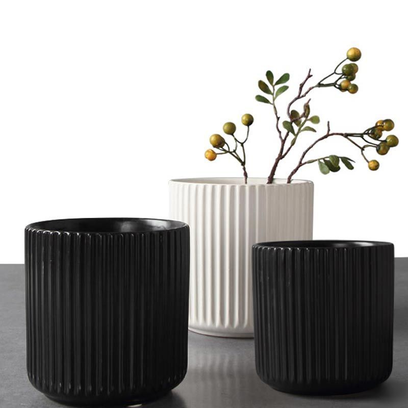 Redeco 2022 New Trend Morden Luxury Ceramic Matte Flower Pot Black Glazed Ceramic Planters White Cylindrical Craft Plant Pots