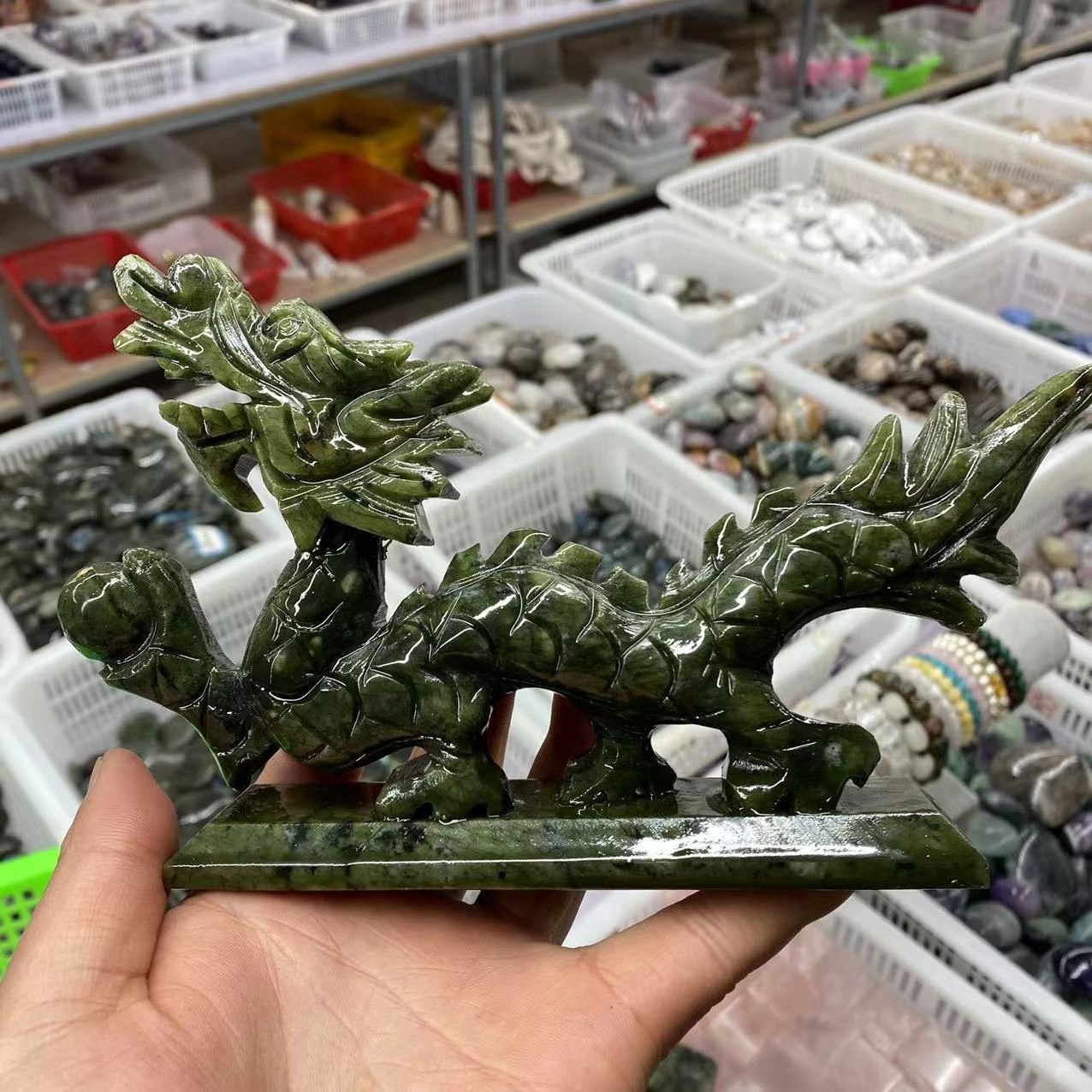 Factory Cheap Price Wholesale Natural Green Jade Carving Chinese Dragon For Home Decoration