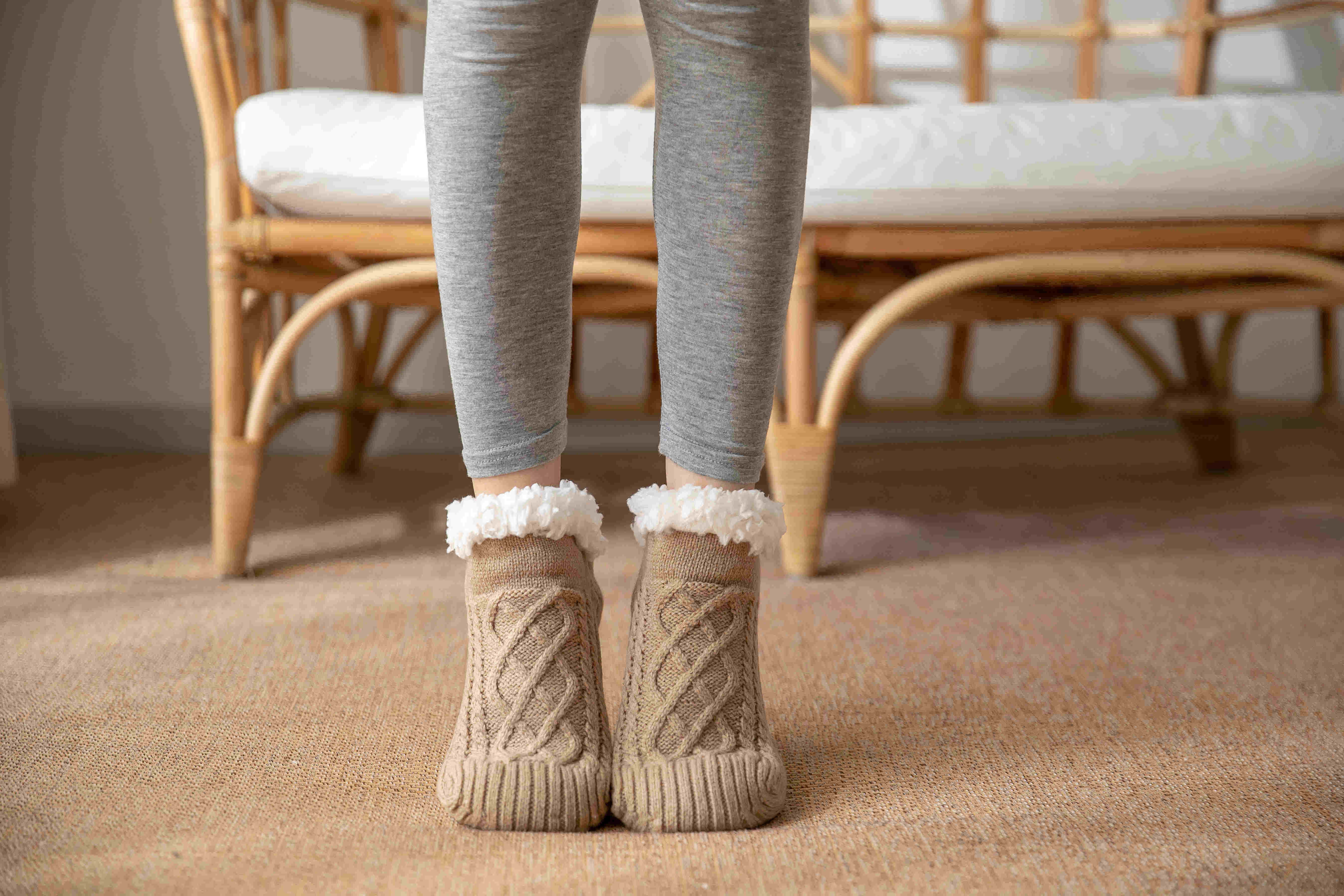 Wholesale Sherpa Cozy Winter Solid Knitted Sleep Socks Fluffy Floor Home Socks fuzzy soft socks For Men Women Adult