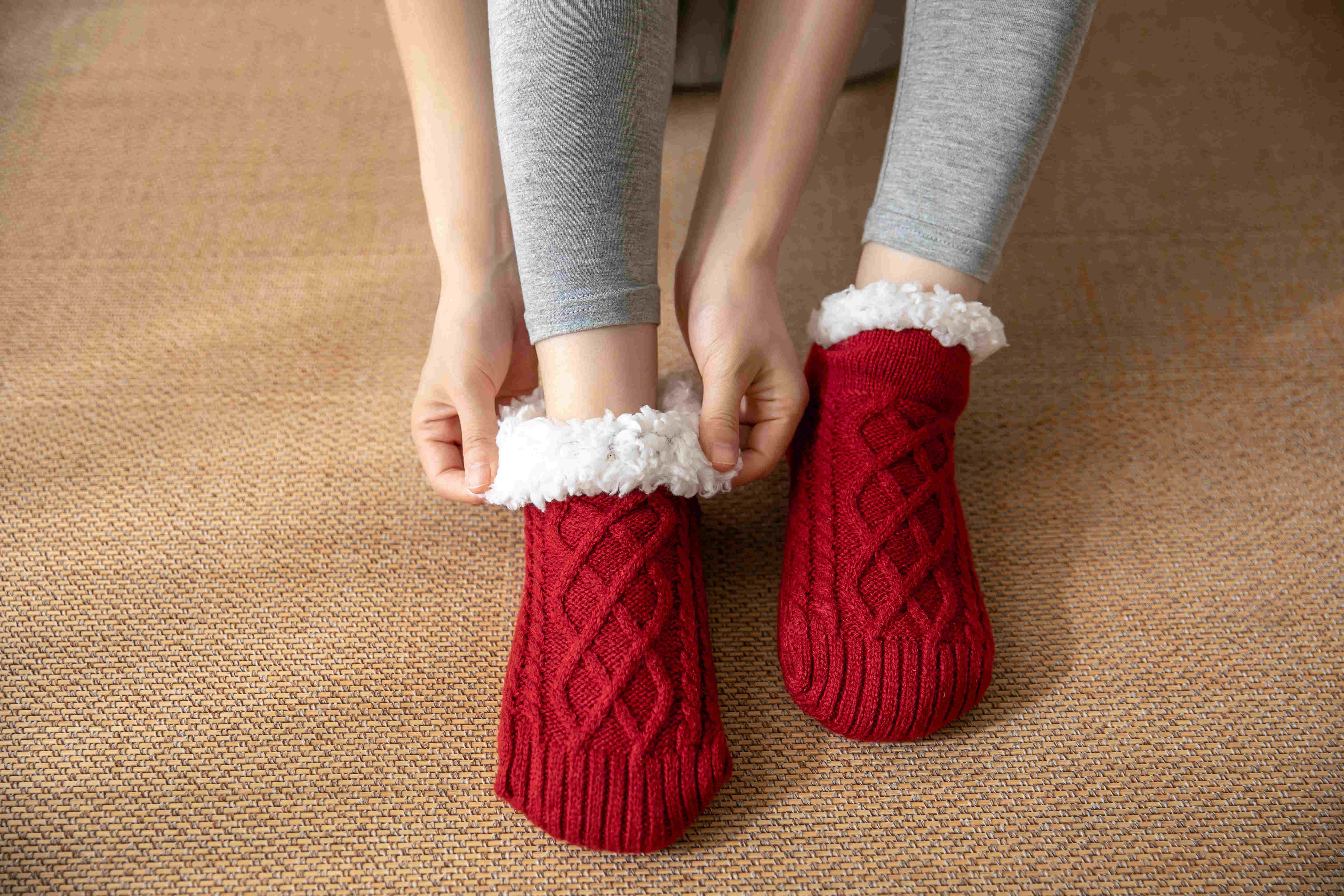 Wholesale Sherpa Cozy Winter Solid Knitted Sleep Socks Fluffy Floor Home Socks fuzzy soft socks For Men Women Adult