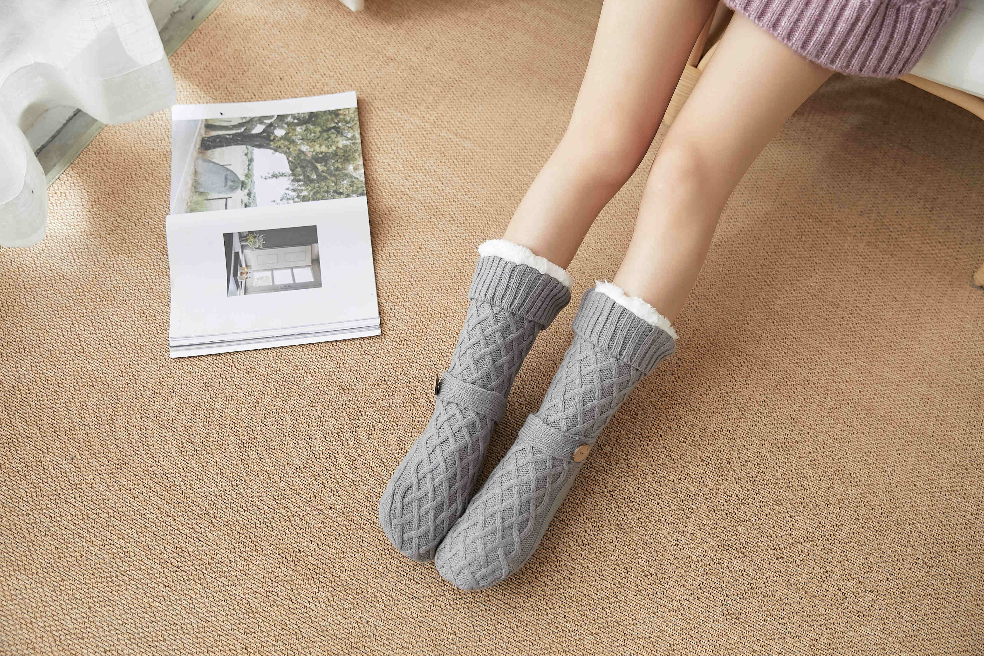 Winter Warm Custom Kids Children Solid Knitted Braid Thermal Slipper Floor Anti Slip Fleece Sherpa Socks With Botton