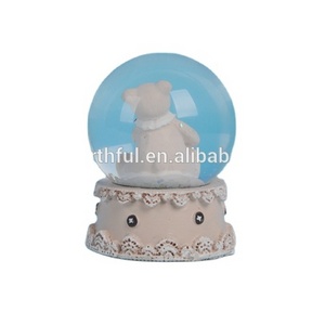 Lovely bear shaped crystal snow globe water ball