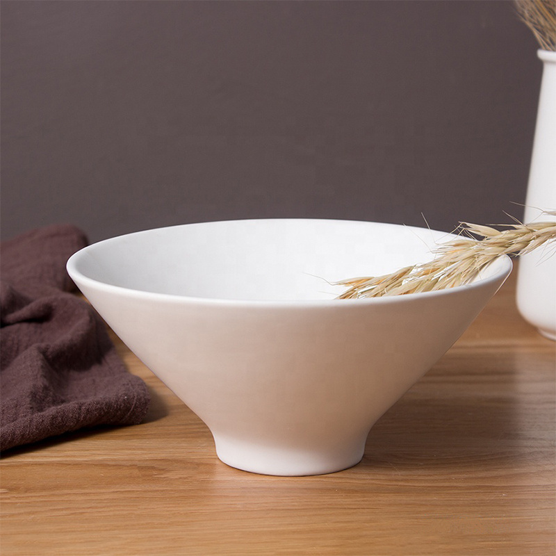 Custom japanese style soba noodle ramen ceramic bowl set with chopsticks spoon 5 inch 8 inch porcelain soup bowl for Restaurants