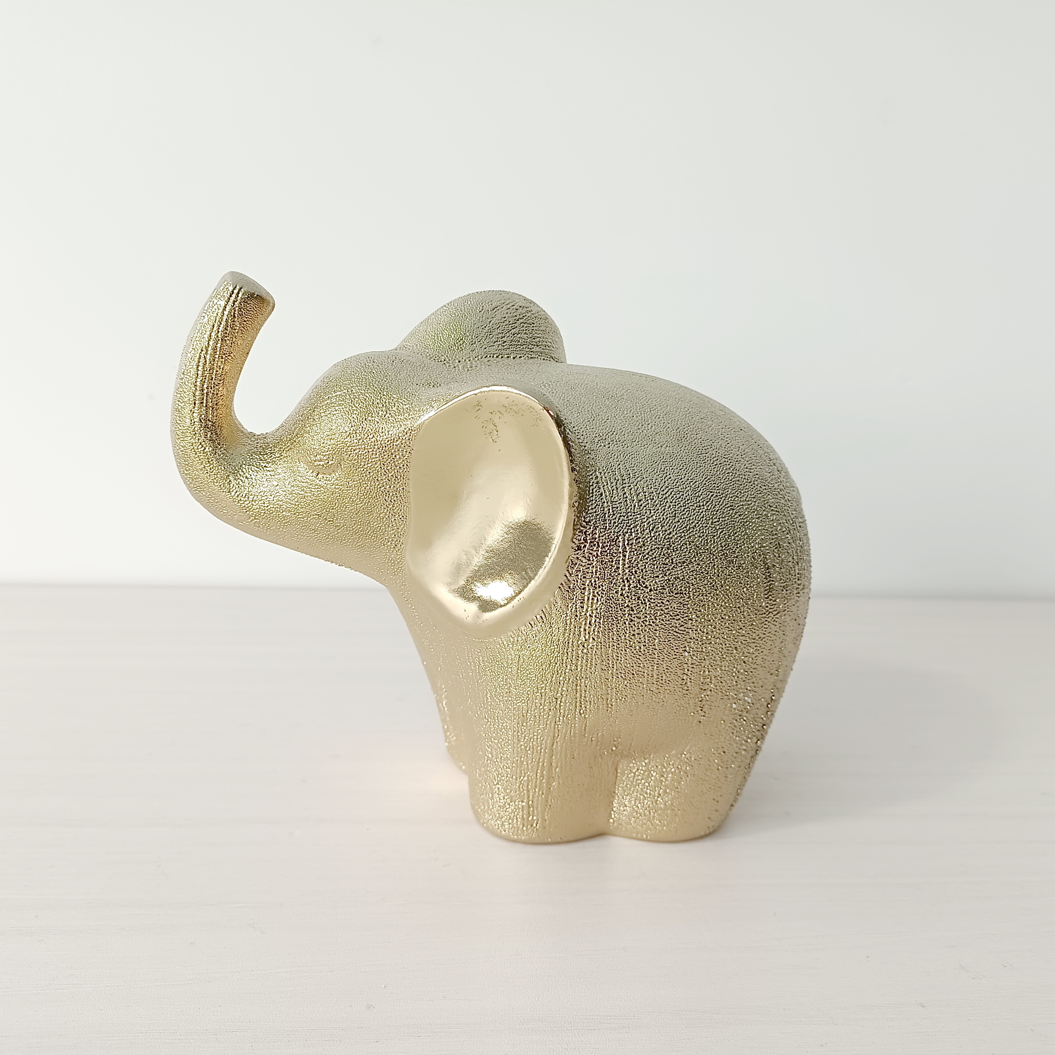 Unique Design Nordic Style Gold Coated Elephant Porcelain For The Living Room Bedroom Decoration