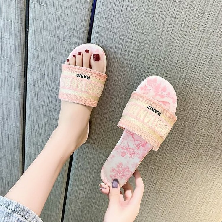 2023 new arrival Designer Women Summer Outdoor Slides Women sandals Slippers Walking Style flat Sandals for Ladies Wholesale