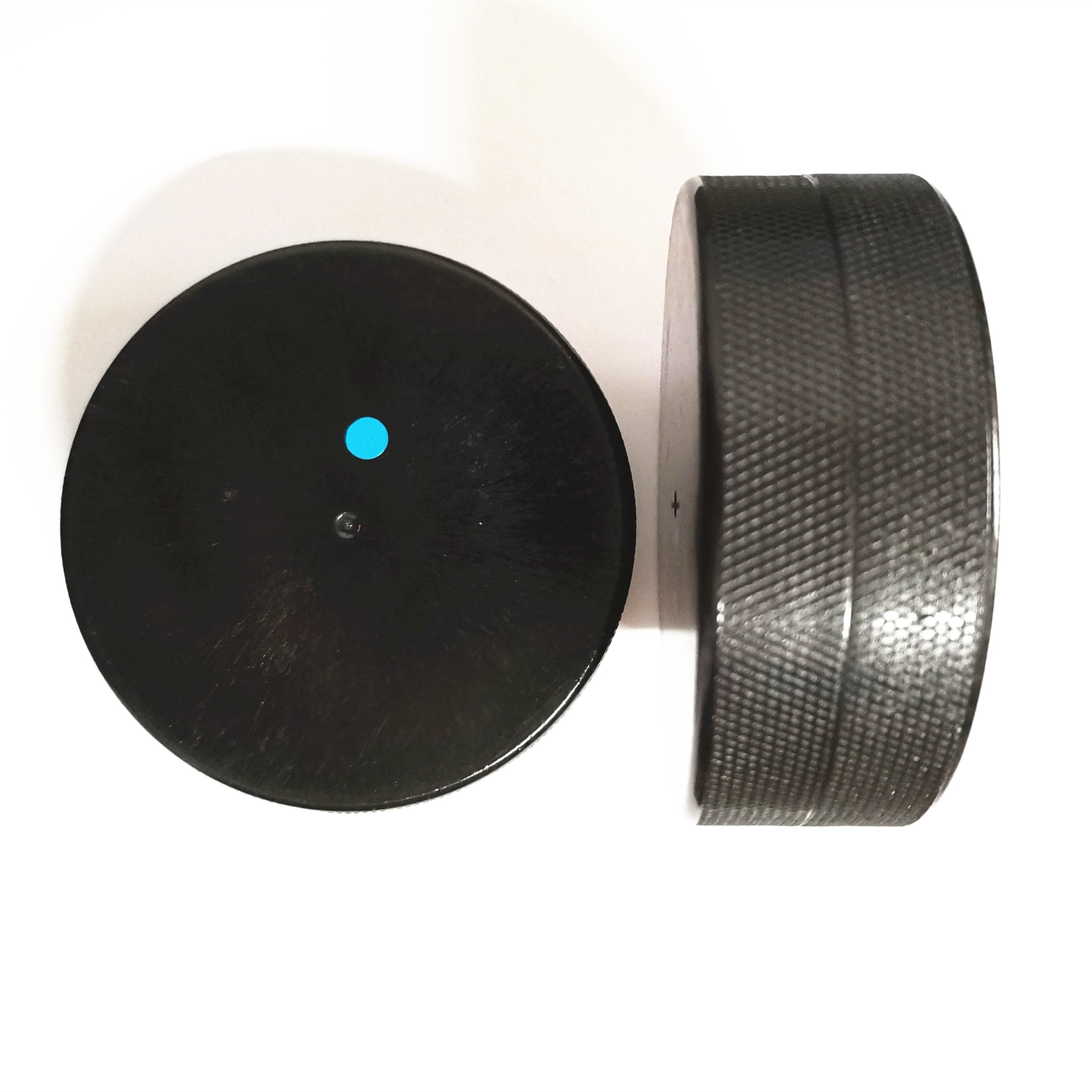 Single gender reveal hockey puck with powder