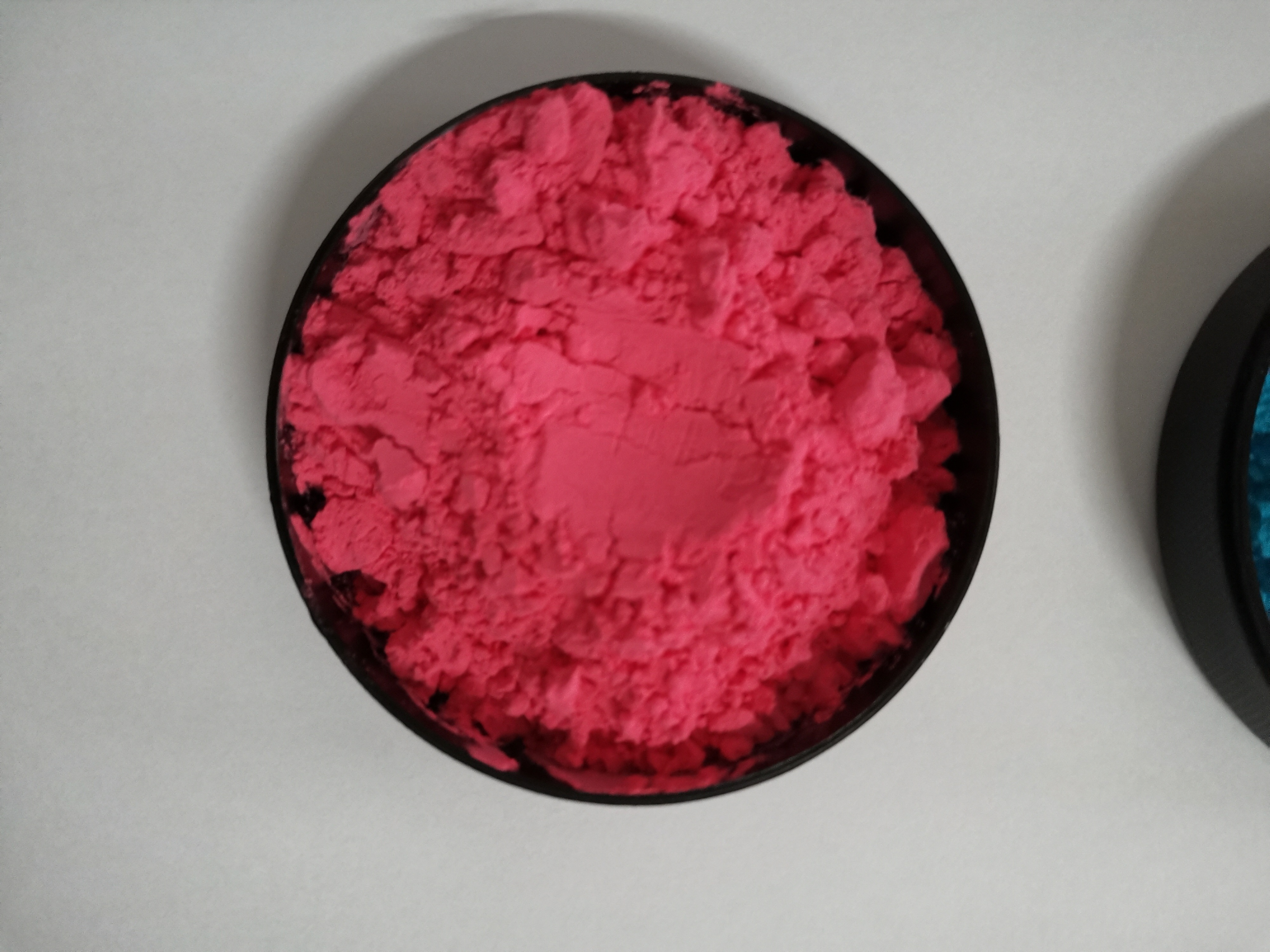 Single gender reveal hockey puck with powder