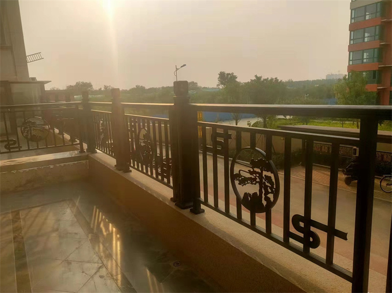 Professional Factory Luxury Forged Iron Steel Railing Designs For Balcony