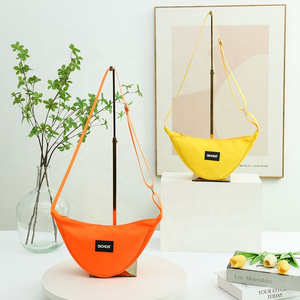 Fashionable Nylon Shoulder Bag Crescent Half-Moon Single Zip Cotton Handbag Sling Armpit Dumplings Messenger Bag Ladies Spring