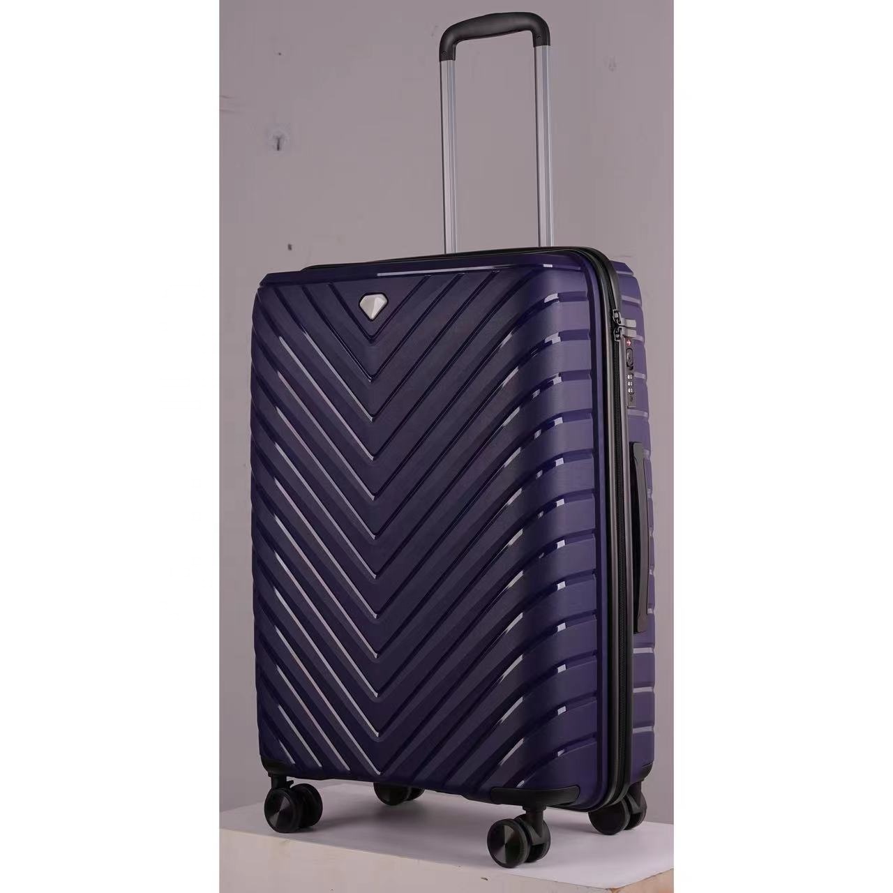 2024 hot sale pp white color luggage  delicate trolley colorful luggage box set