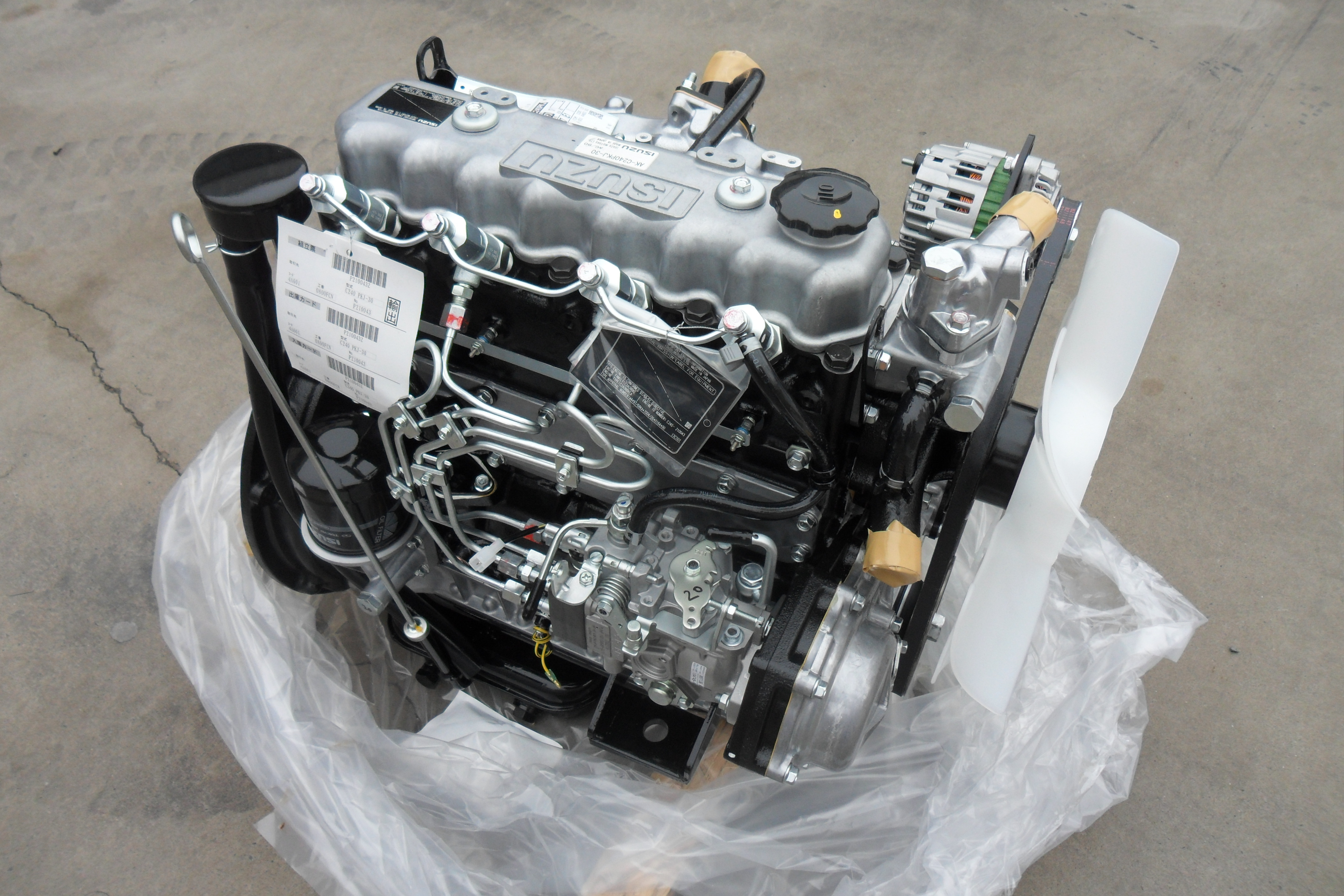 Genuine ISUZU C240  4 cylinder water cooled diesel motor machines engine