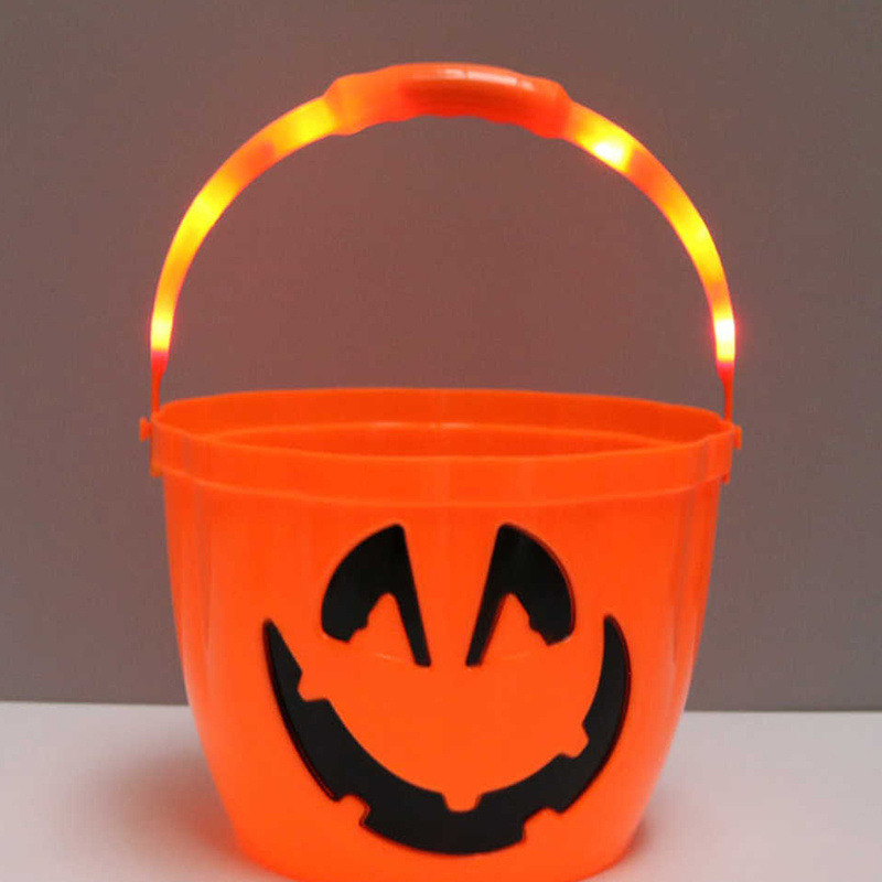 Halloween Bucket Supplies Plastic Pumpkin Lantern Led Light Up Candy Bucket for Indoor Outdoor Halloween Party Decorations