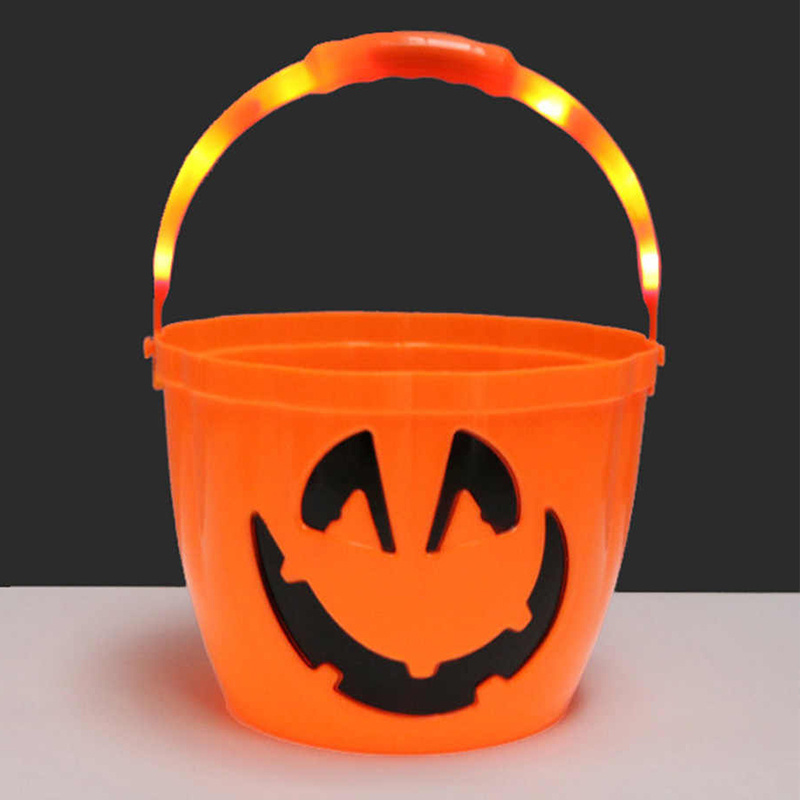 Halloween Bucket Supplies Plastic Pumpkin Lantern Led Light Up Candy Bucket for Indoor Outdoor Halloween Party Decorations