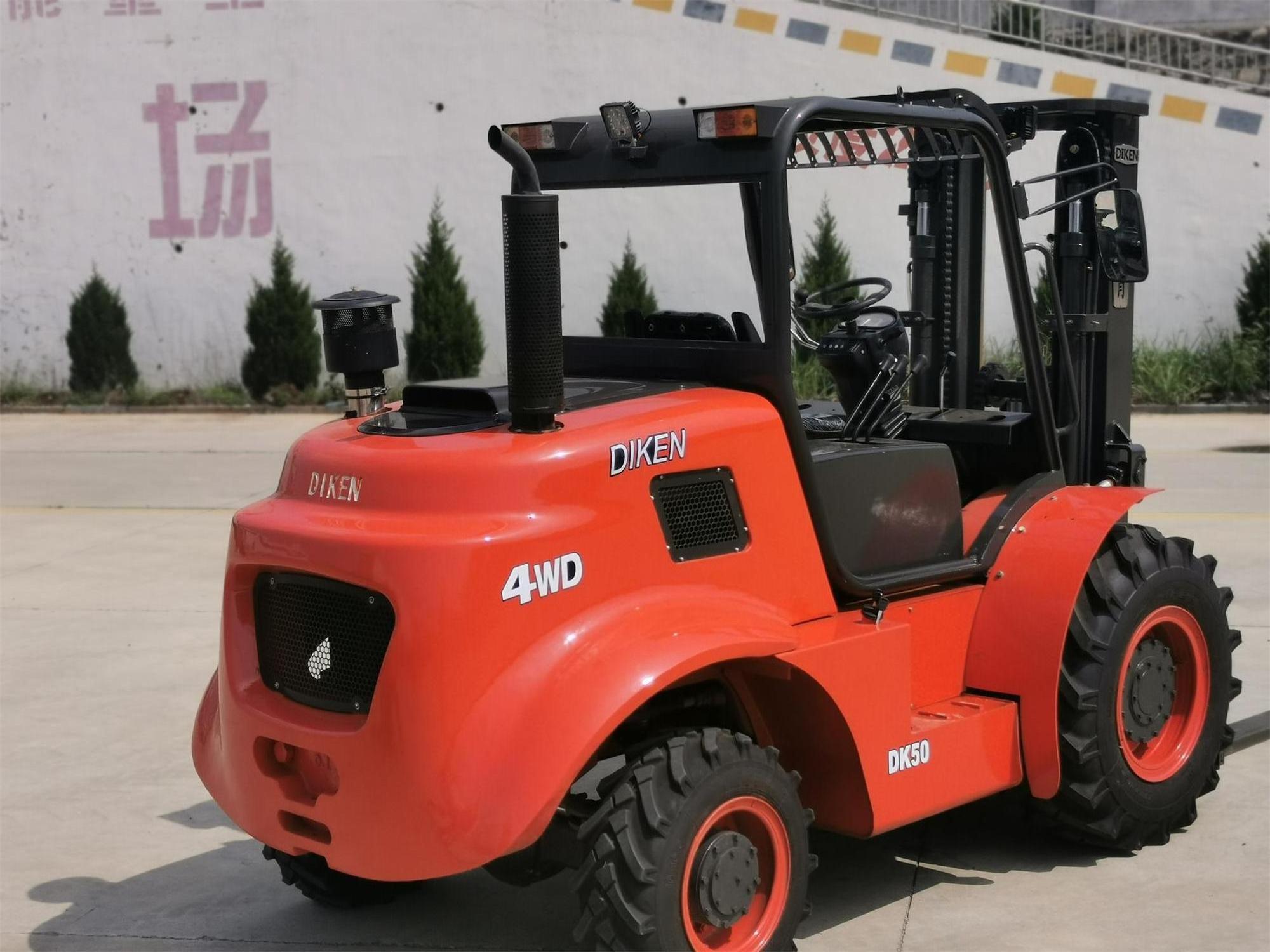 Farm forklift 5 ton Rough Terrain Fork lifter for sale 5000kg