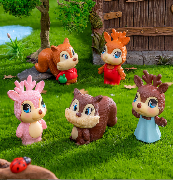 wholesale miniature sculpture cute cartoon small squirrel animal figurines deer figures plastic toy for  keychain garden decor